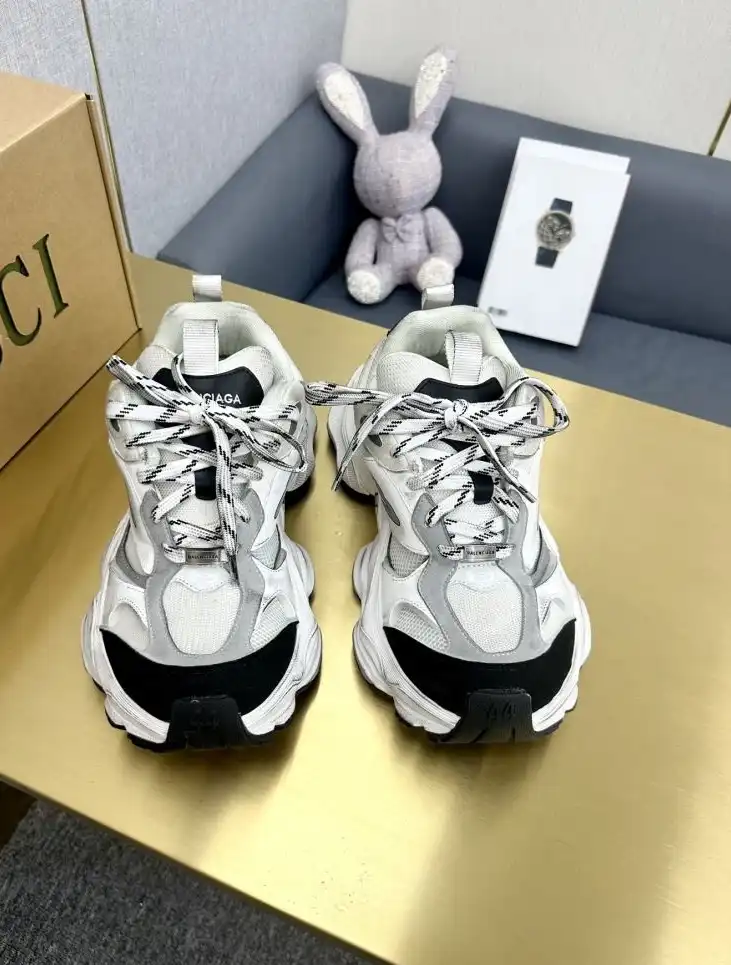 hype Balenciaga Triple-S Series