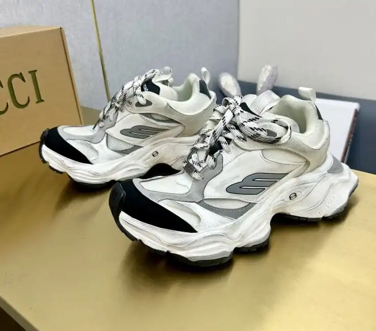 hype Balenciaga Triple-S Series