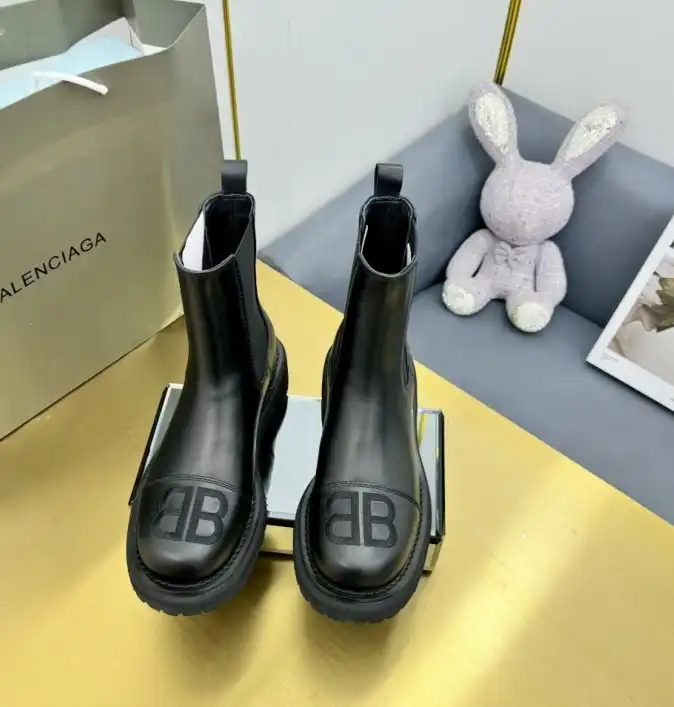 hype Balenciaga Boots