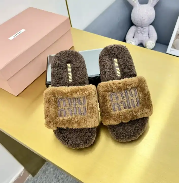 hype Miu Miu Slippers