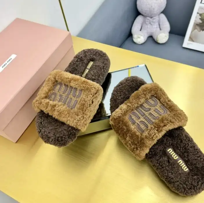 hype Miu Miu Slippers