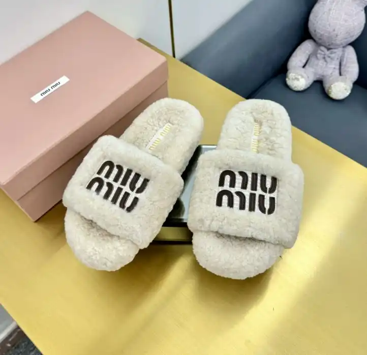 hype Miu Miu Slippers