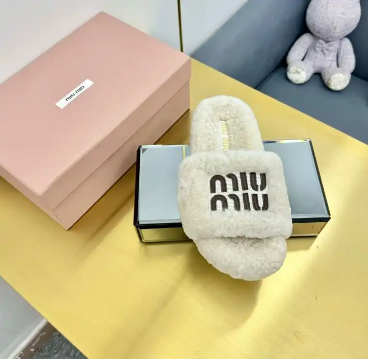 hype Miu Miu Slippers