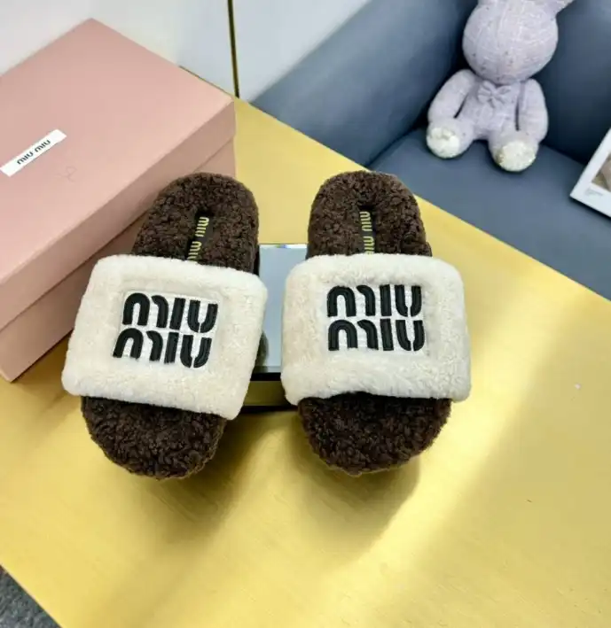 hype Miu Miu Slippers