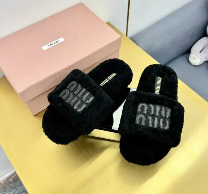 hype Miu Miu Slippers