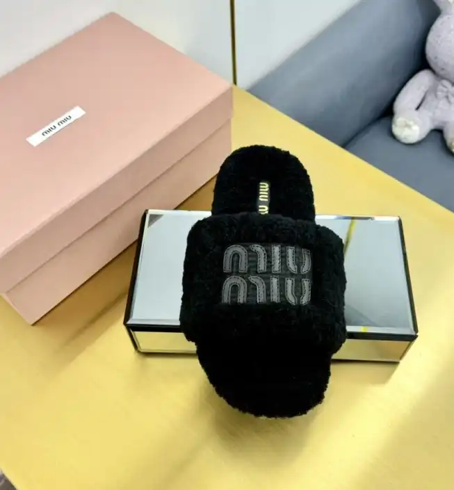 hype Miu Miu Slippers