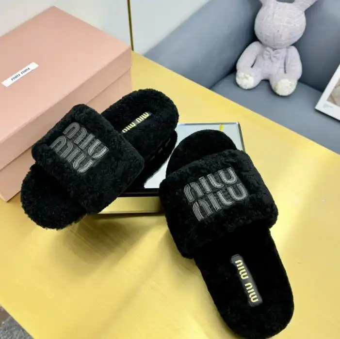 hype Miu Miu Slippers