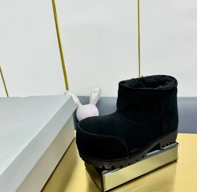 hype Balenciaga Boots