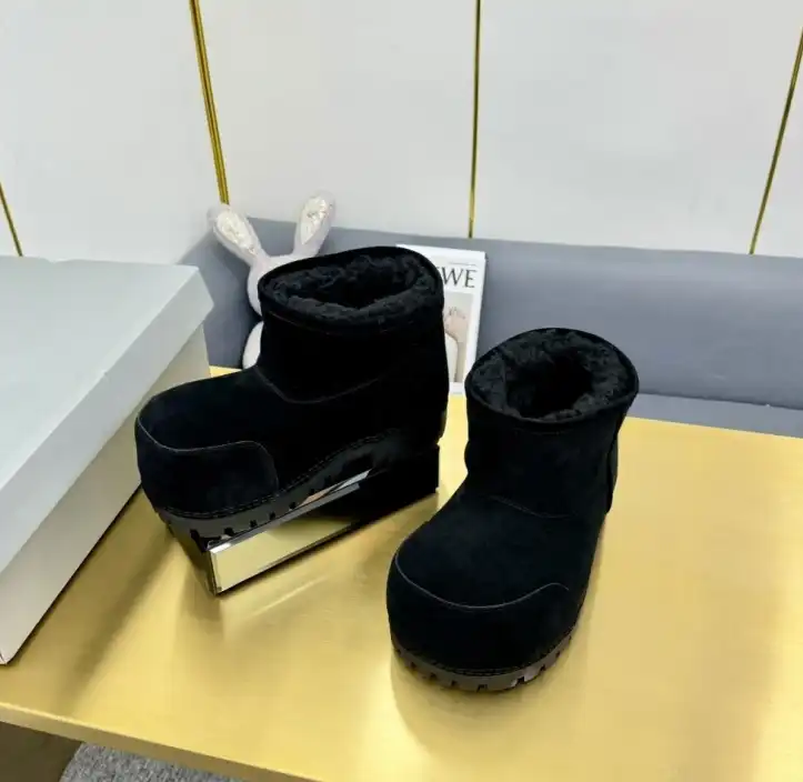 hype Balenciaga Boots