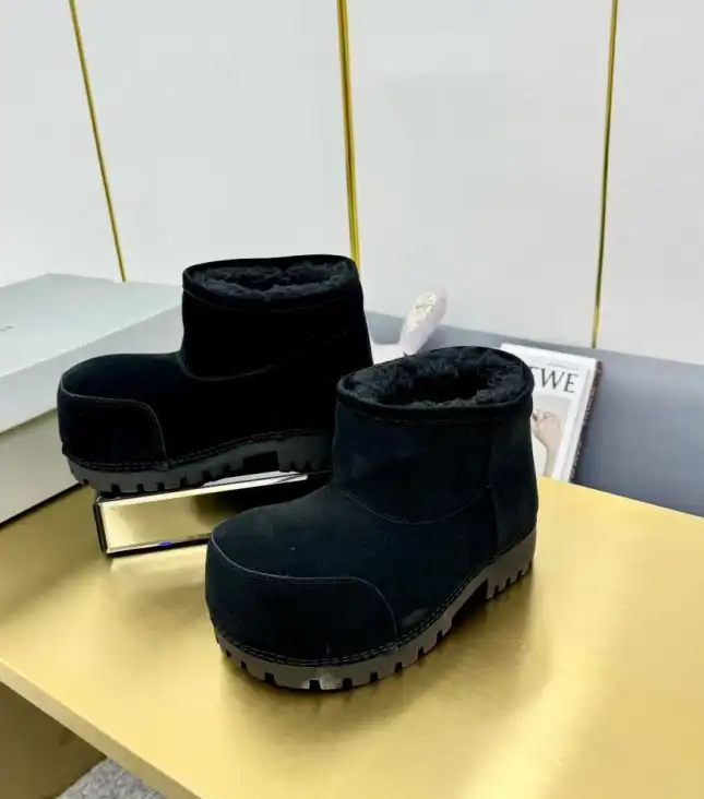 hype Balenciaga Boots