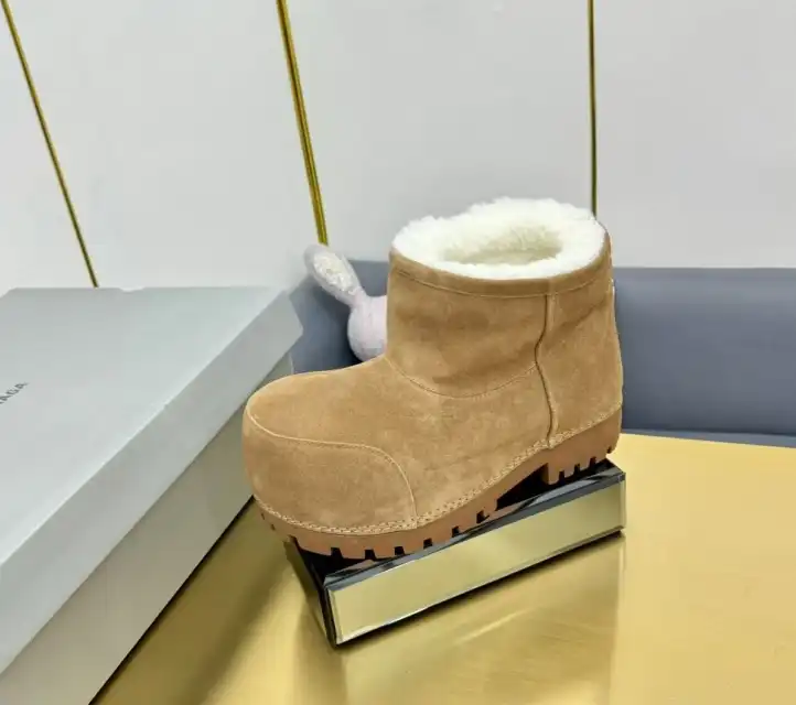 hype Balenciaga Boots