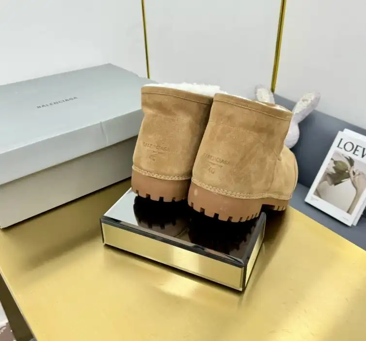 hype Balenciaga Boots