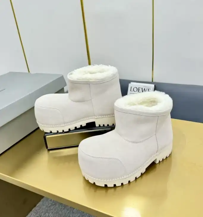 hype Balenciaga Boots