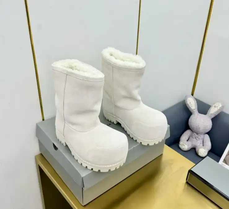 hype Balenciaga Boots