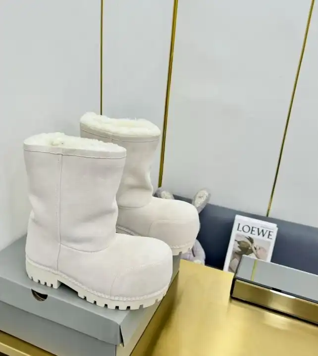 hype Balenciaga Boots