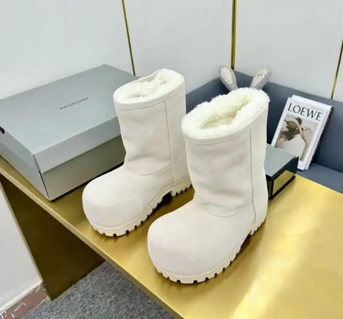 hype Balenciaga Boots