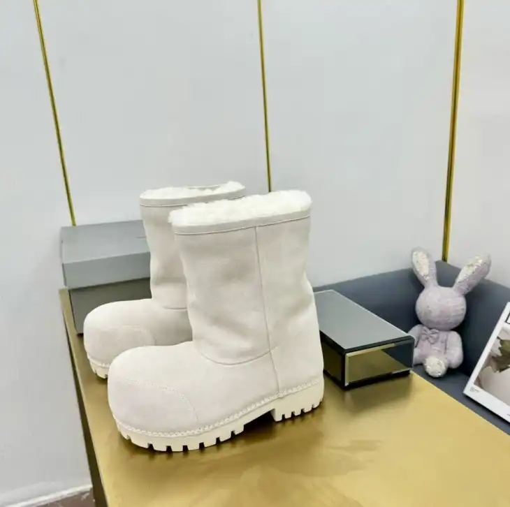 hype Balenciaga Boots