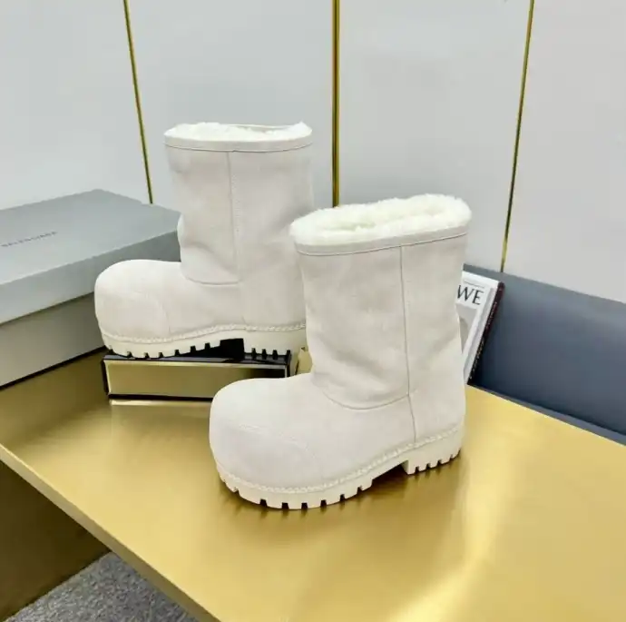 hype Balenciaga Boots