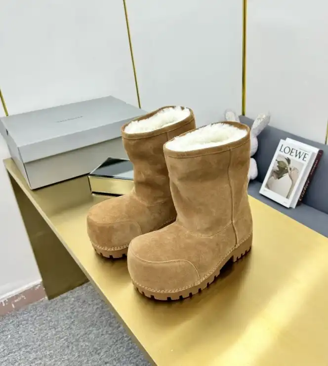 hype Balenciaga Boots