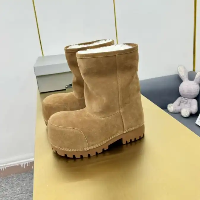 hype Balenciaga Boots