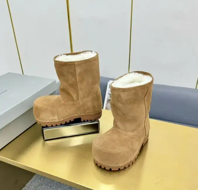 hype Balenciaga Boots