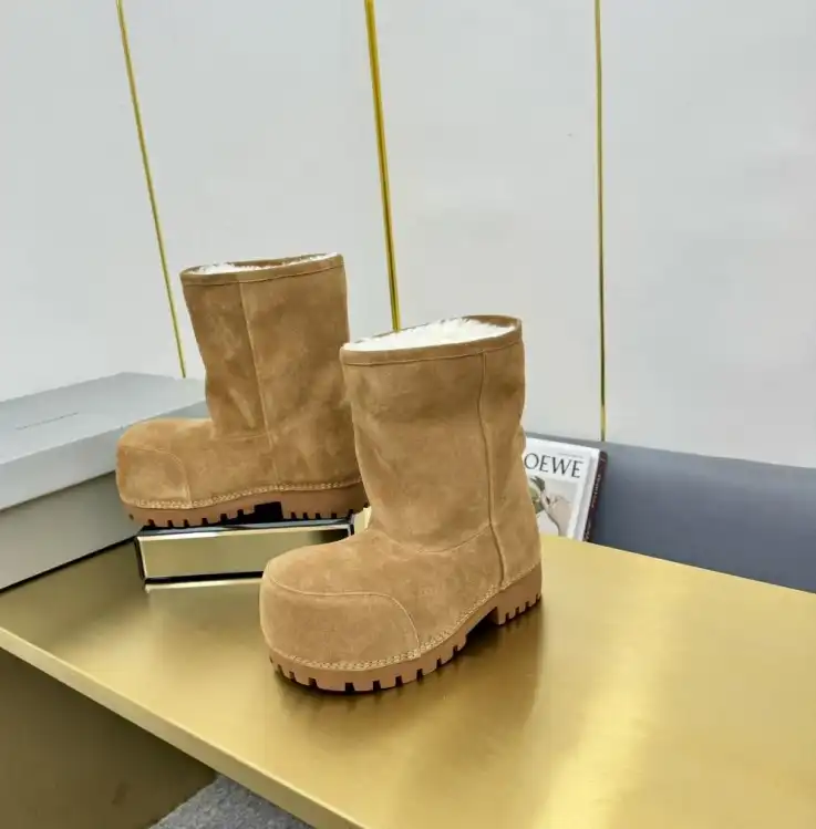 hype Balenciaga Boots