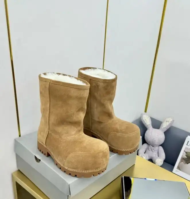 hype Balenciaga Boots