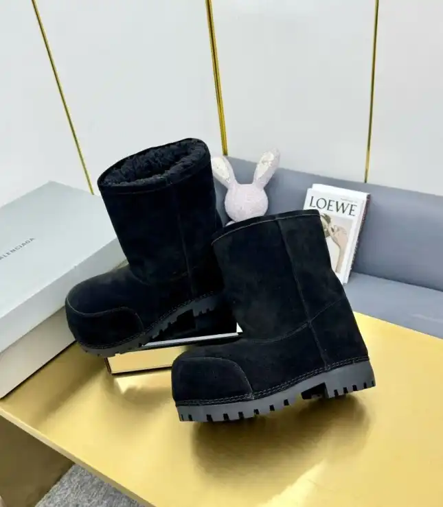 hype Balenciaga Boots