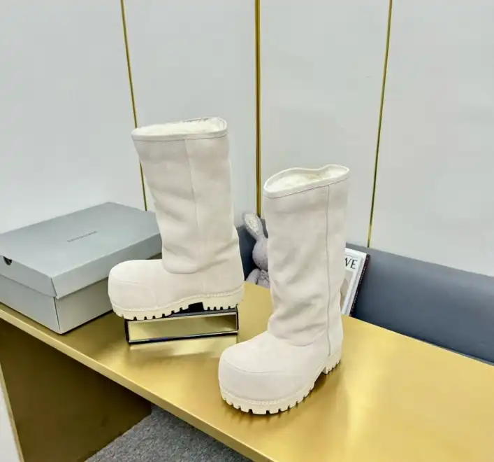 hype Balenciaga Boots