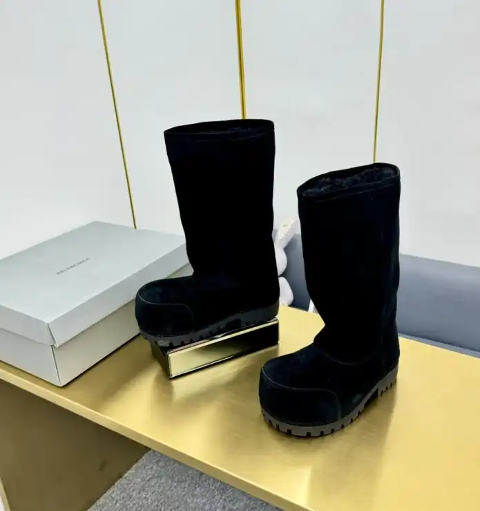 hype Balenciaga Boots