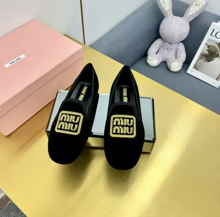 hype Miu Miu Leather Shoes