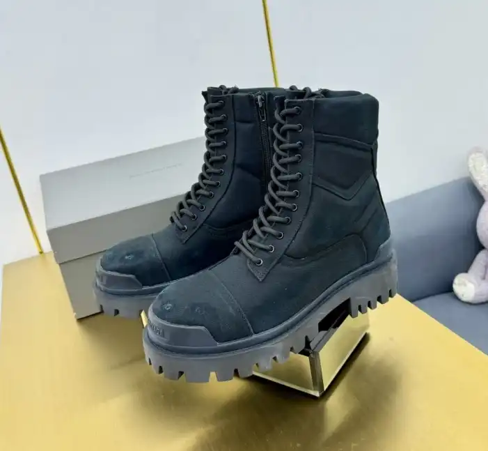 hype Balenciaga Boots