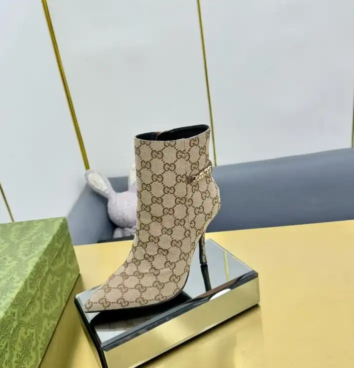 hype Gucci Boots