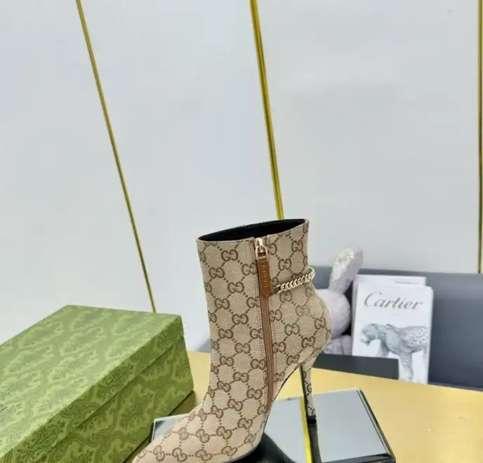 hype Gucci Boots