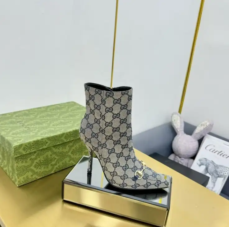 hype Gucci Boots