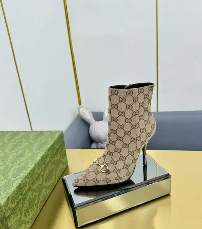 hype Gucci Boots