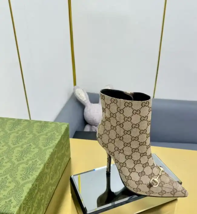 hype Gucci Boots