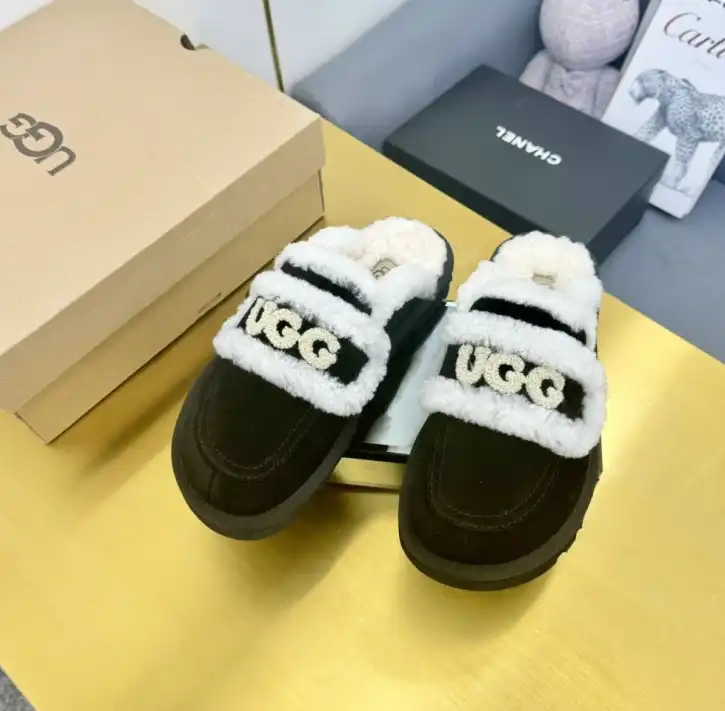 hype UGG Slippers