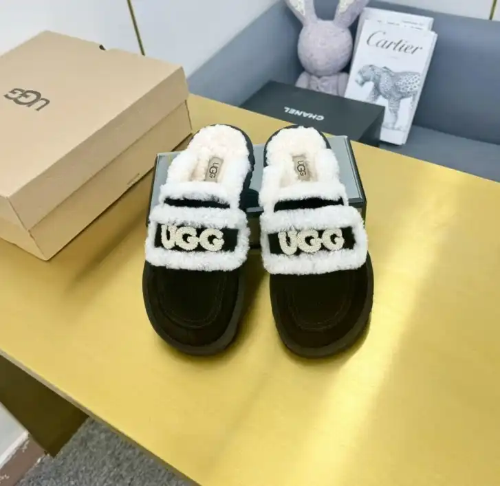 hype UGG Slippers