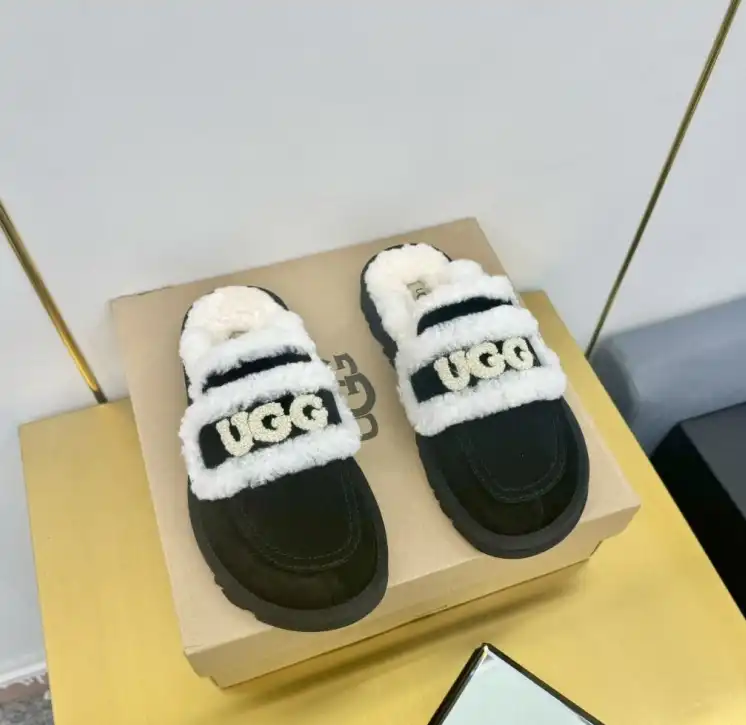 hype UGG Slippers