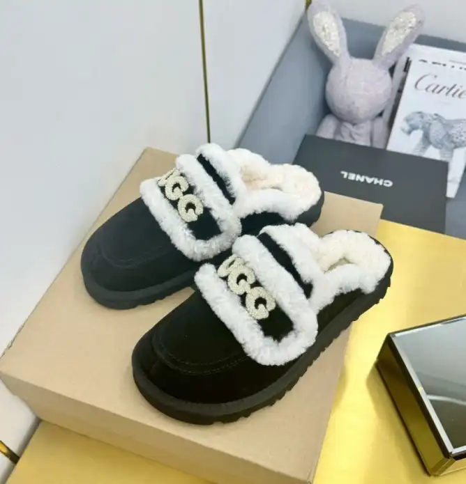 hype UGG Slippers