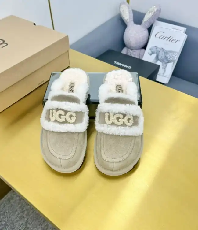 hype UGG Slippers