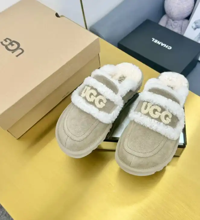 hype UGG Slippers