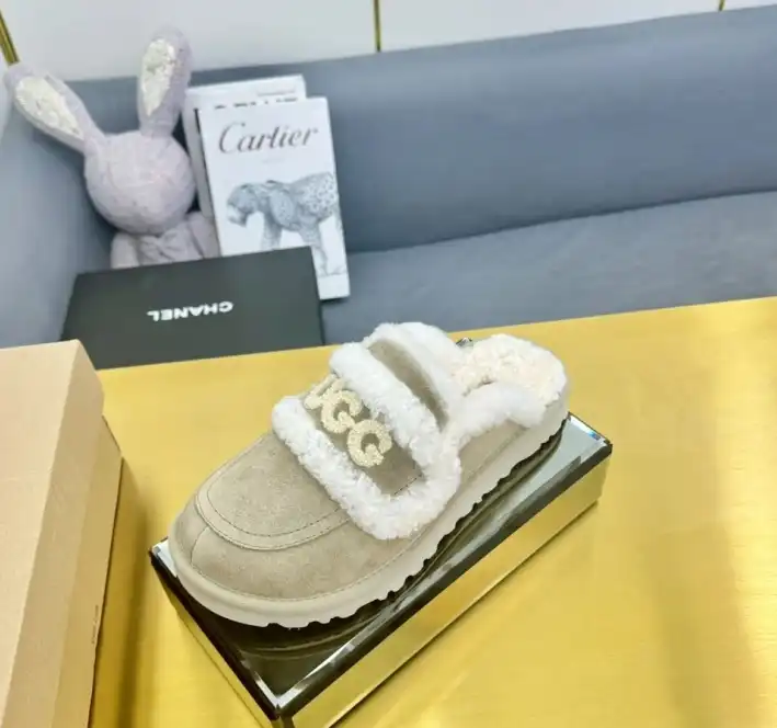 hype UGG Slippers