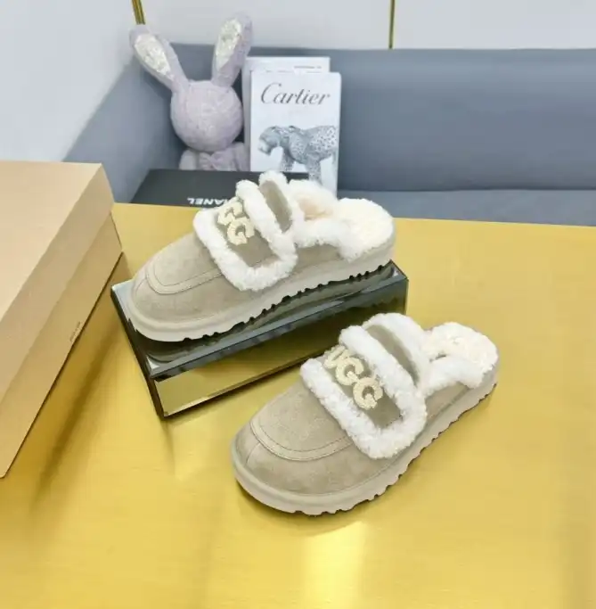 hype UGG Slippers