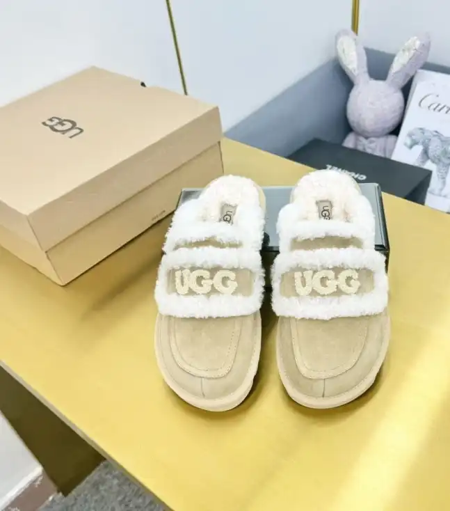 hype UGG Slippers