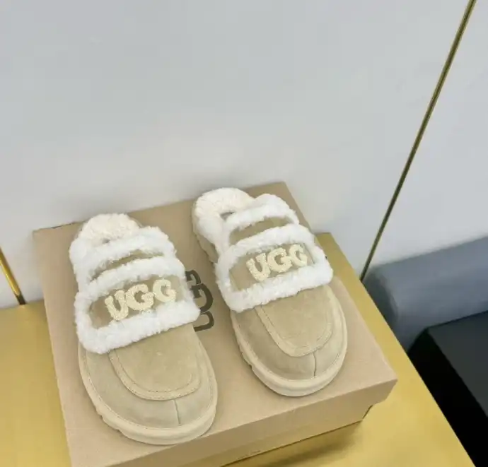 hype UGG Slippers