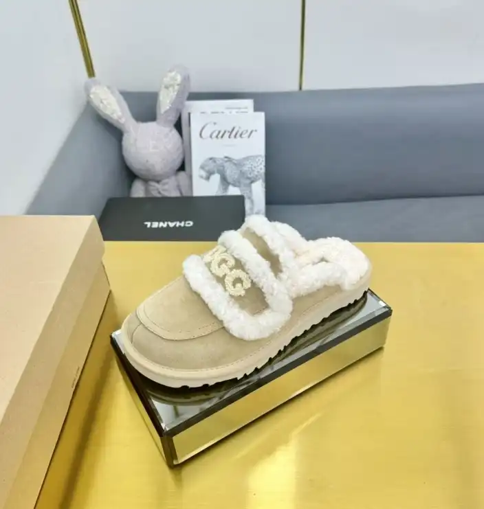 hype UGG Slippers