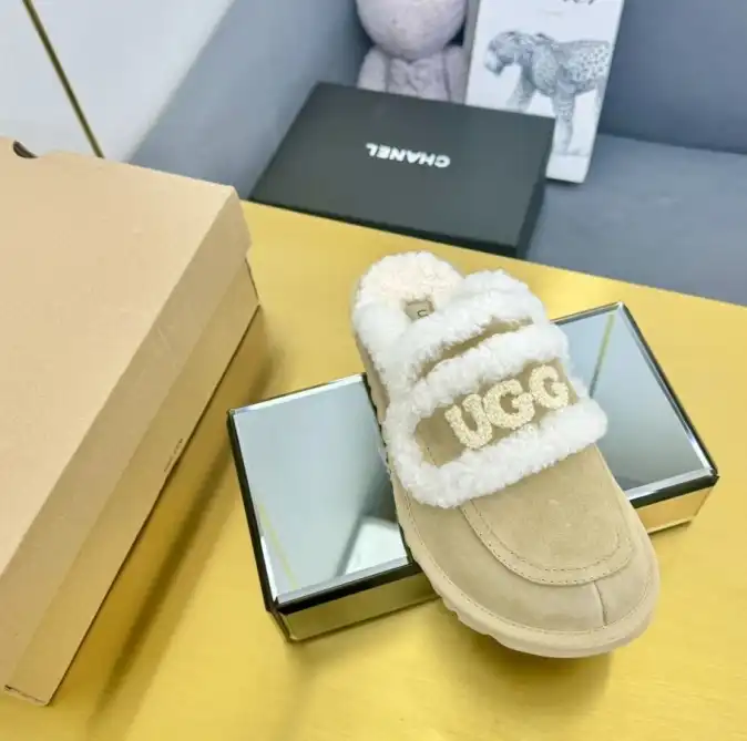 hype UGG Slippers