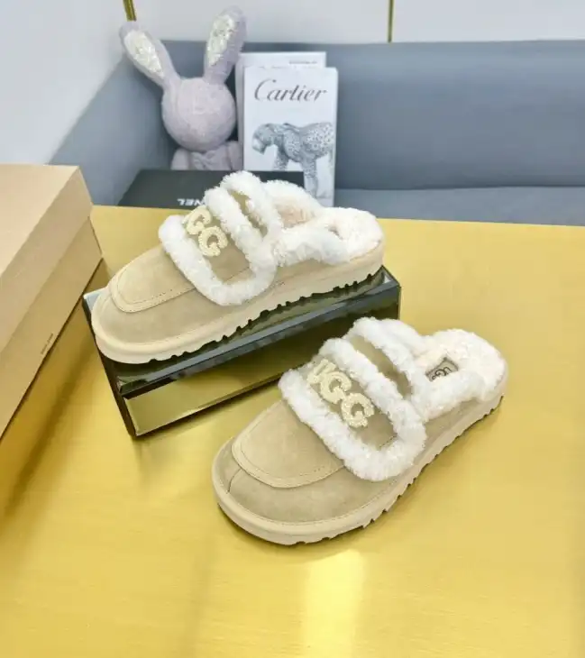 hype UGG Slippers